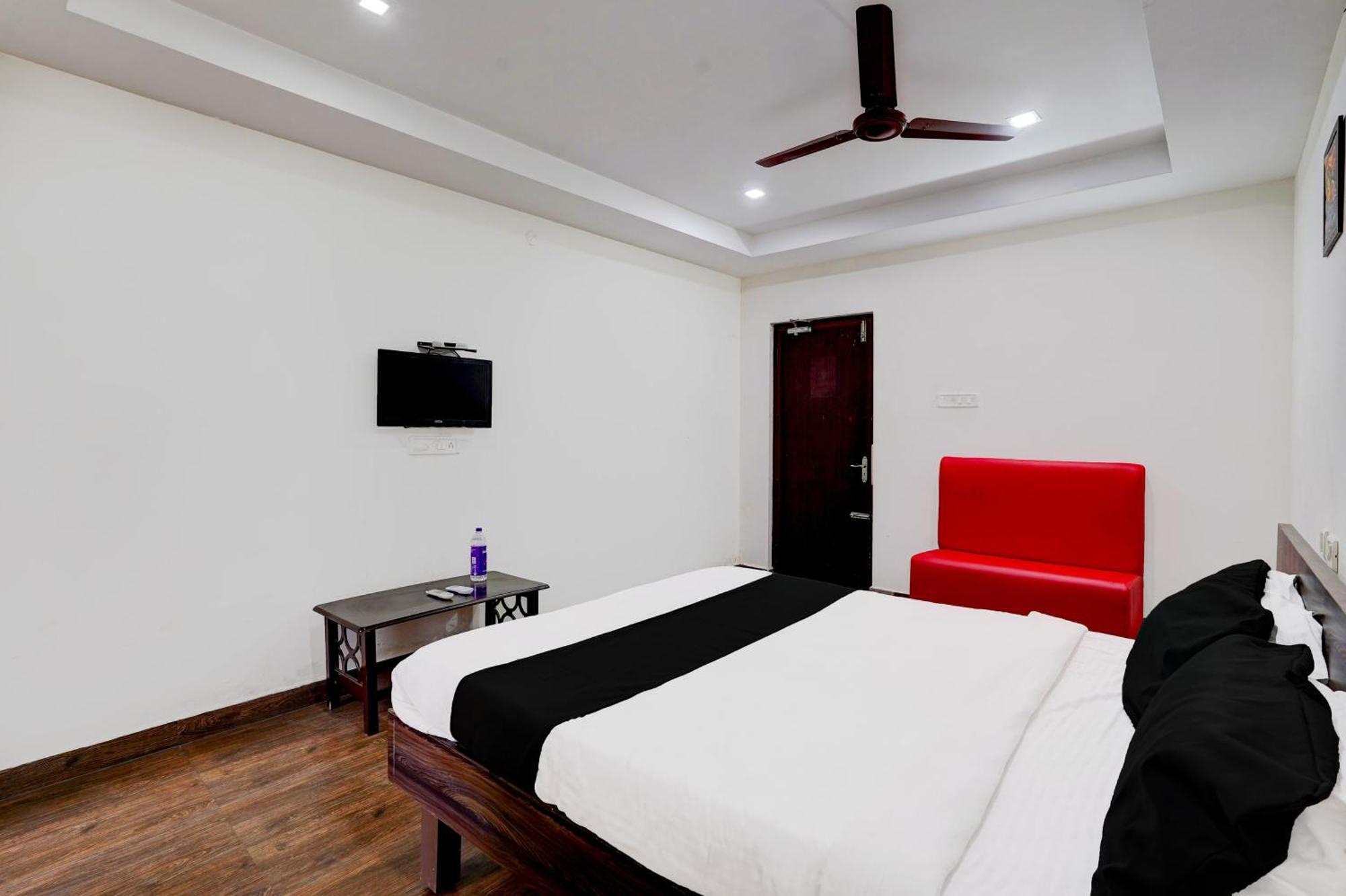 Hotel O Ambur Zewnętrze zdjęcie