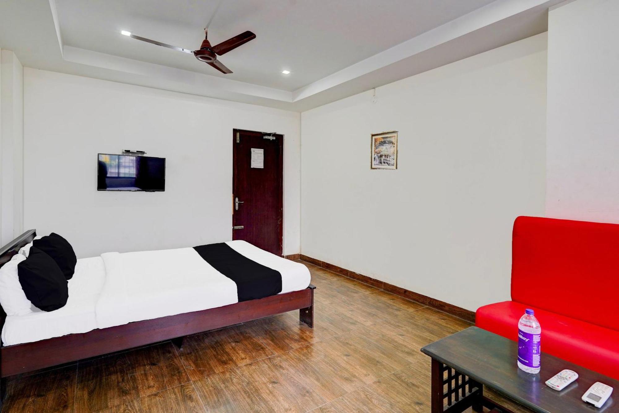 Hotel O Ambur Zewnętrze zdjęcie