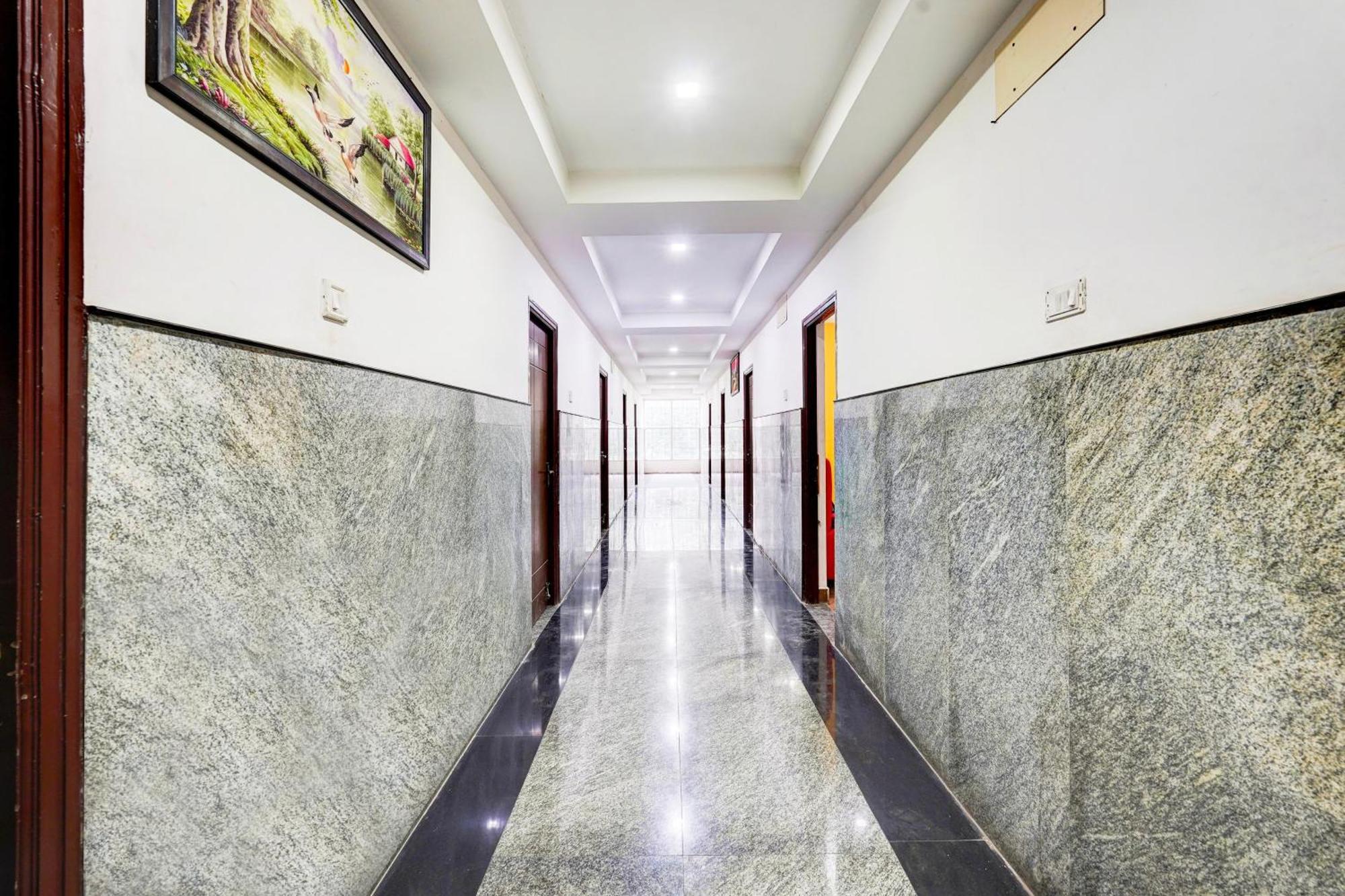 Hotel O Ambur Zewnętrze zdjęcie