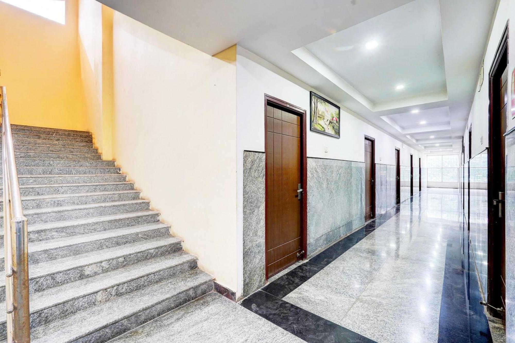 Hotel O Ambur Zewnętrze zdjęcie