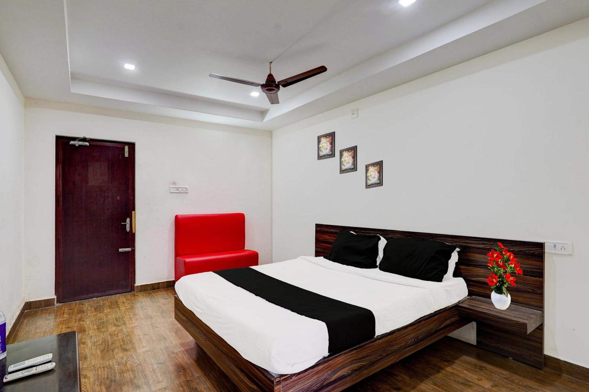 Hotel O Ambur Zewnętrze zdjęcie